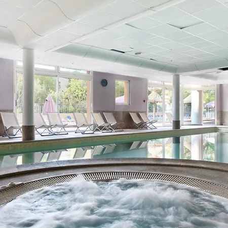 아파트호텔 Odalys La Licorne De Haute Provence 4*