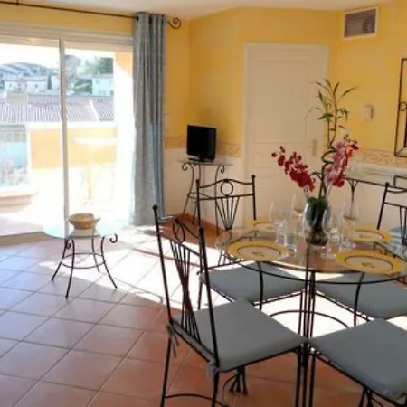 Hotel apartamentowy Odalys La Licorne De Haute Provence