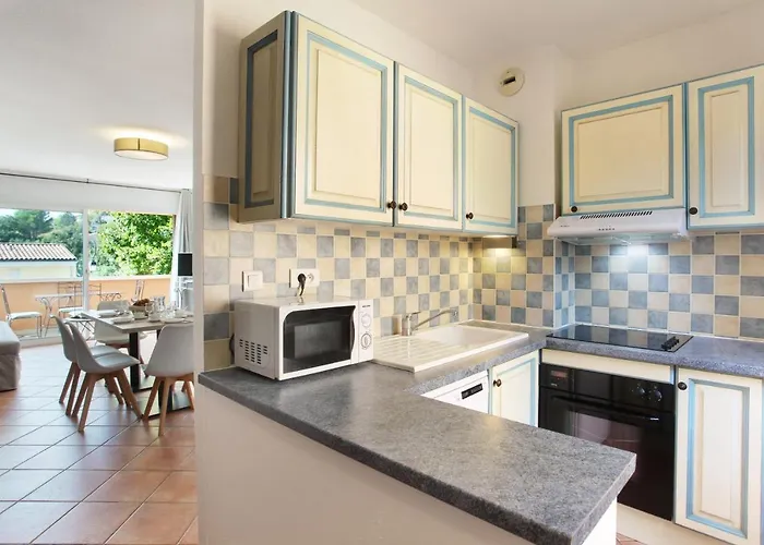 Odalys La Licorne De Haute Provence 4*