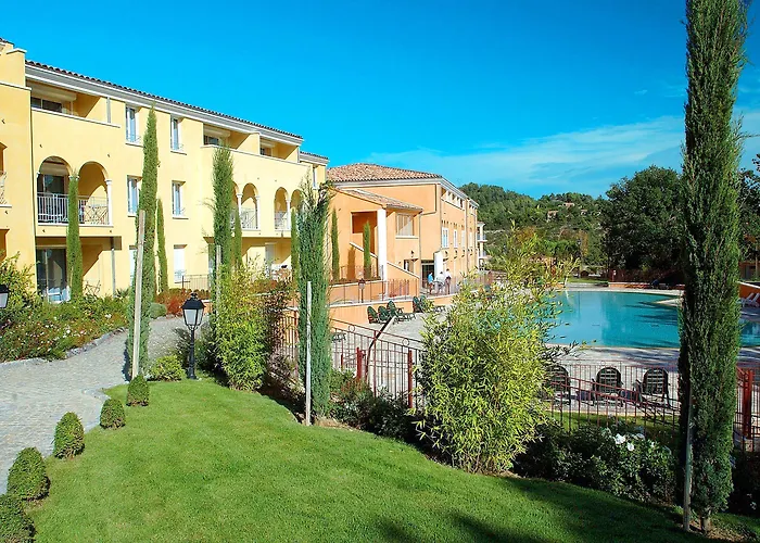 Aparthotel Odalys La Licorne De Haute Provence 4*