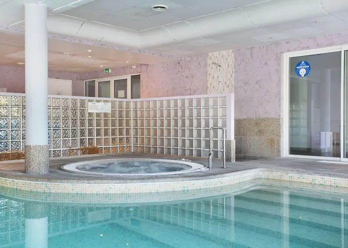 Odalys La Licorne De Haute Provence Aparthotel 4*