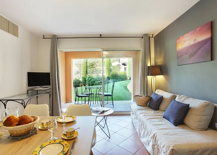 Aparthotel Odalys La Licorne De Haute Provence